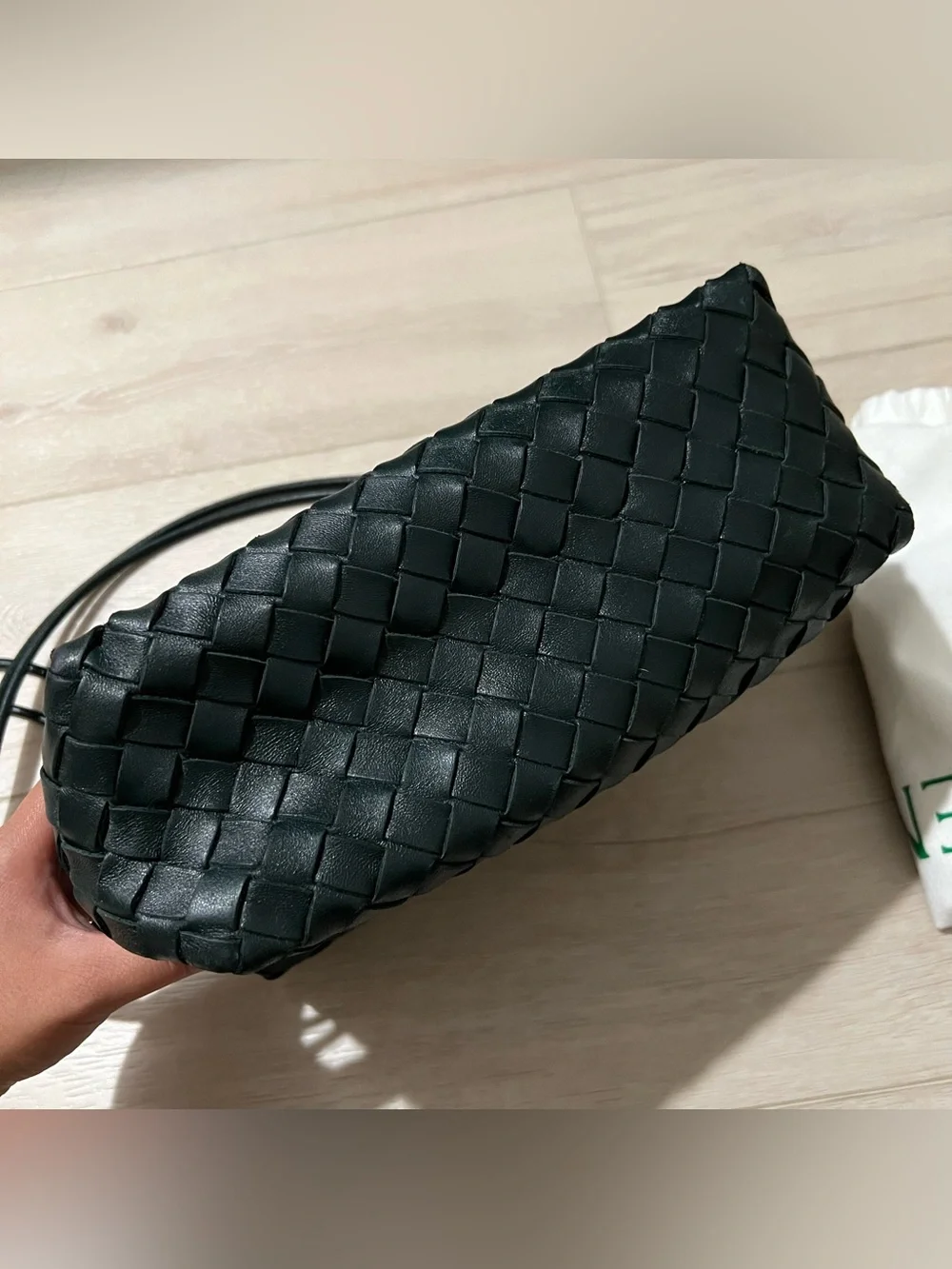Bottega Veneta MEDIUM Camera Loop Bag in Ink - Picture 2 of 7